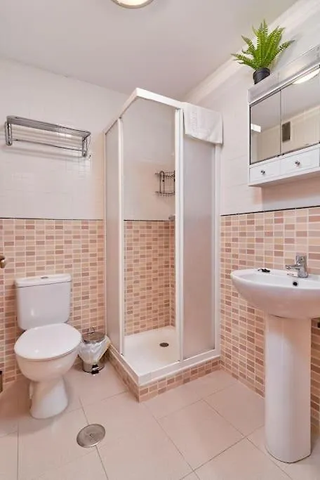 2 Bedroom Modern Apartment, Central Nerja Apartment